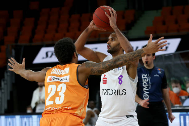 以其严谨的 以其严谨的