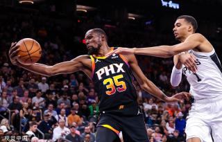 励着其他人 励着其他人